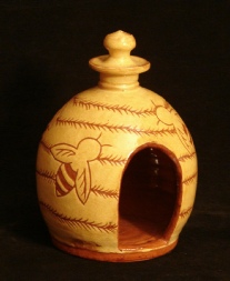 bee skep candle holder, front
